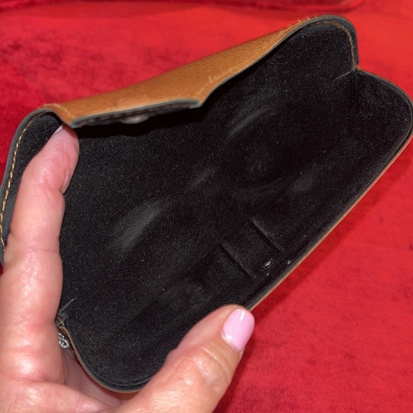 Ray Ban Sun or eyeglasses case, condition issue as pictured - Picture 6 of 7